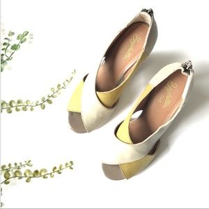 Seychelles wedges yellow grey